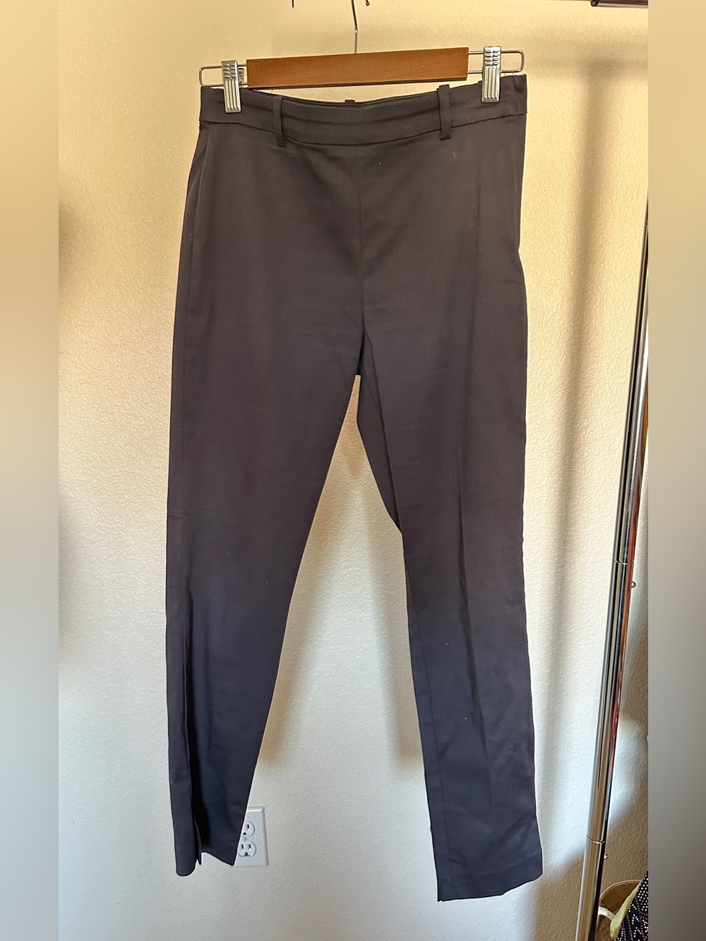 H&M navy woman’s Slim Pants size 4